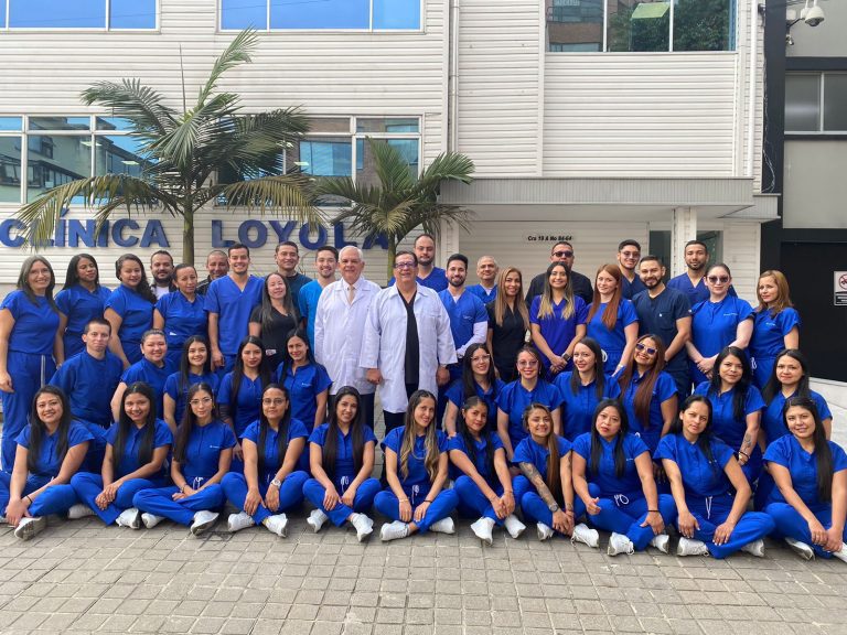 Equipo de especialistas de Clínica Loyola